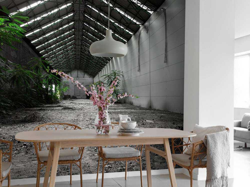 Industrihall med planter