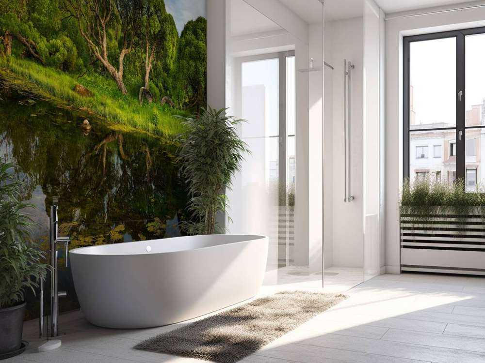 Trær ved en innsjø