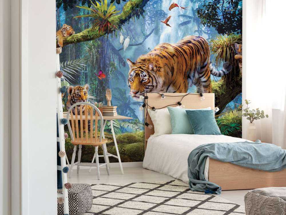 Tigers on tree