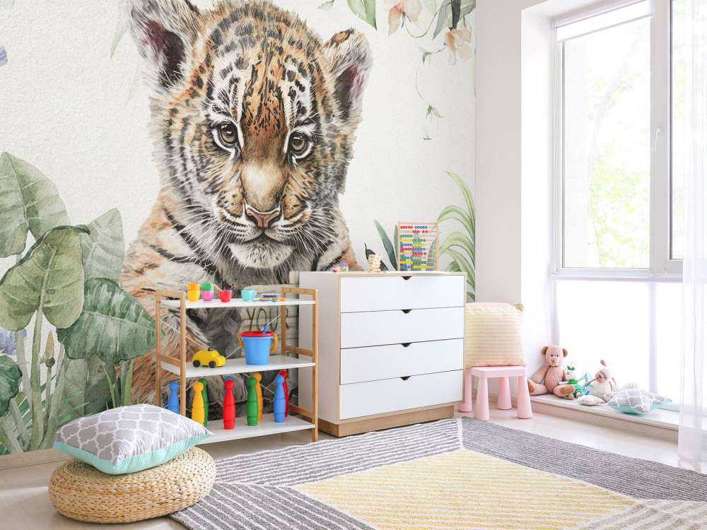 Söt tiger med växter