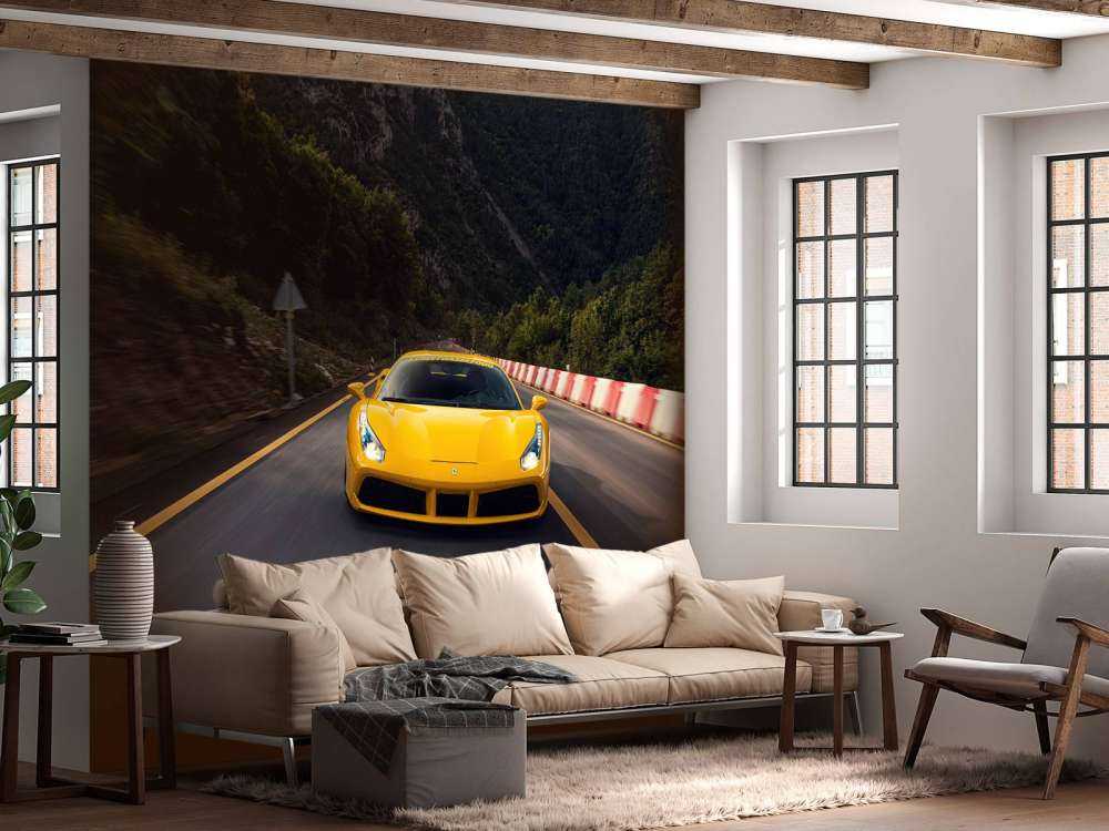 Hastighet genom gröna bergspass