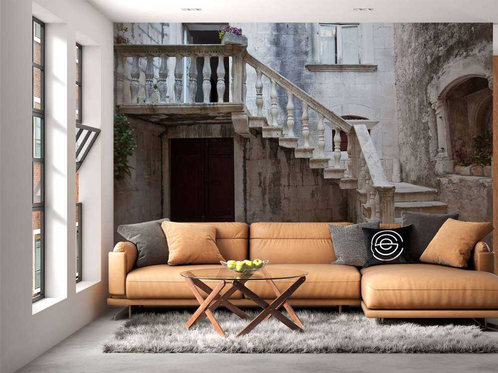 Trappor i den gamla staden Kor Ula