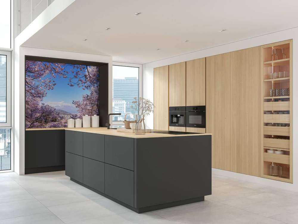 Rosa blomster med fjell