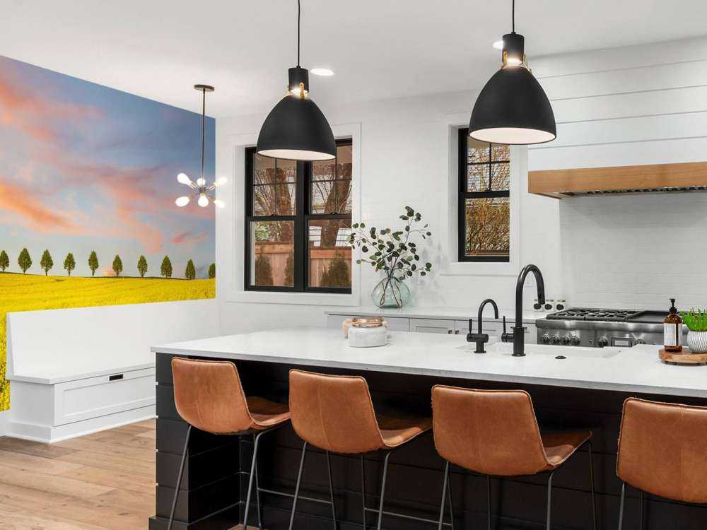 Åker full av gule blomster