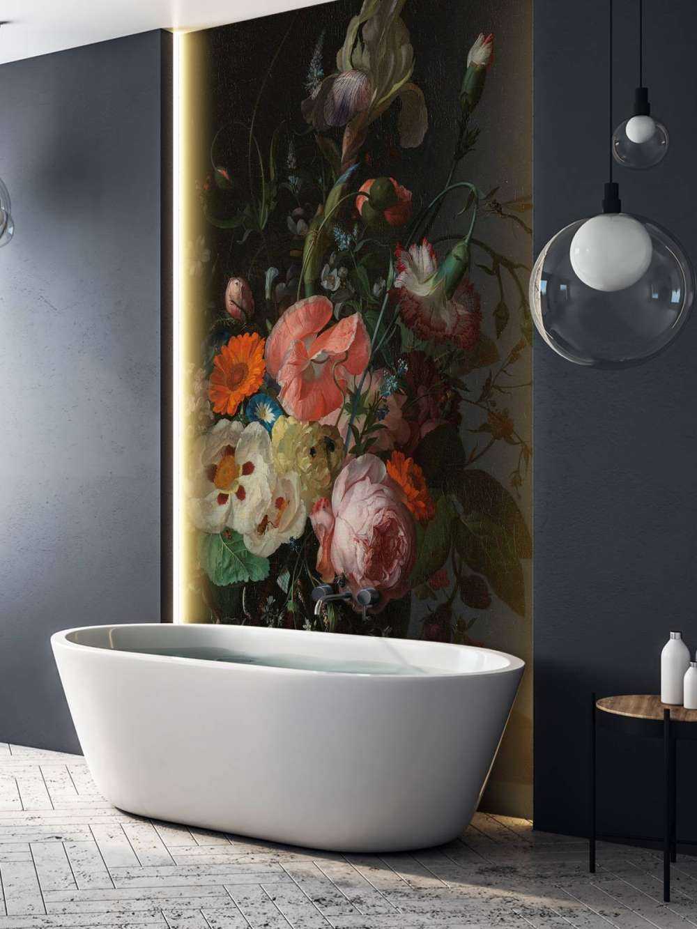 stilleben med blommor på en marmorbordplatta