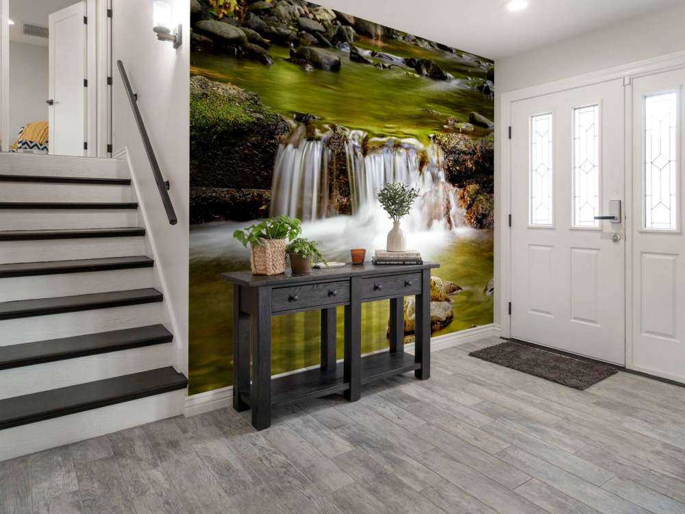 Detaljerat litet vattenfall