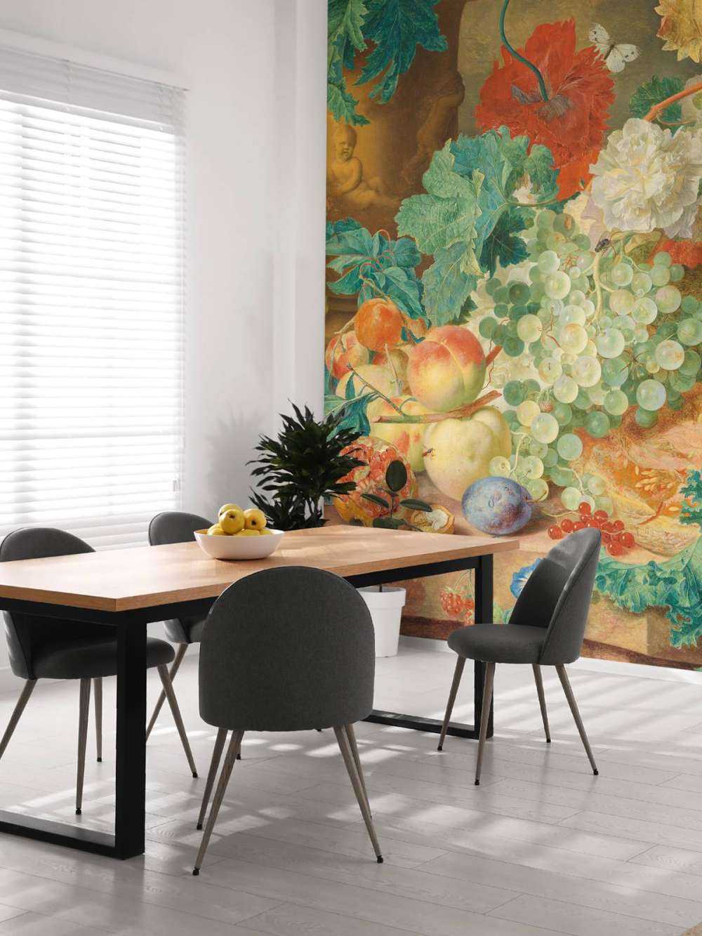 Stilleven met bloemen en vruchten, Jan van Huysum