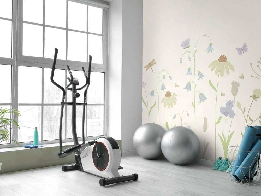 Blomsterfält högt med fjärilar beige, gammelrosa, grön och syren