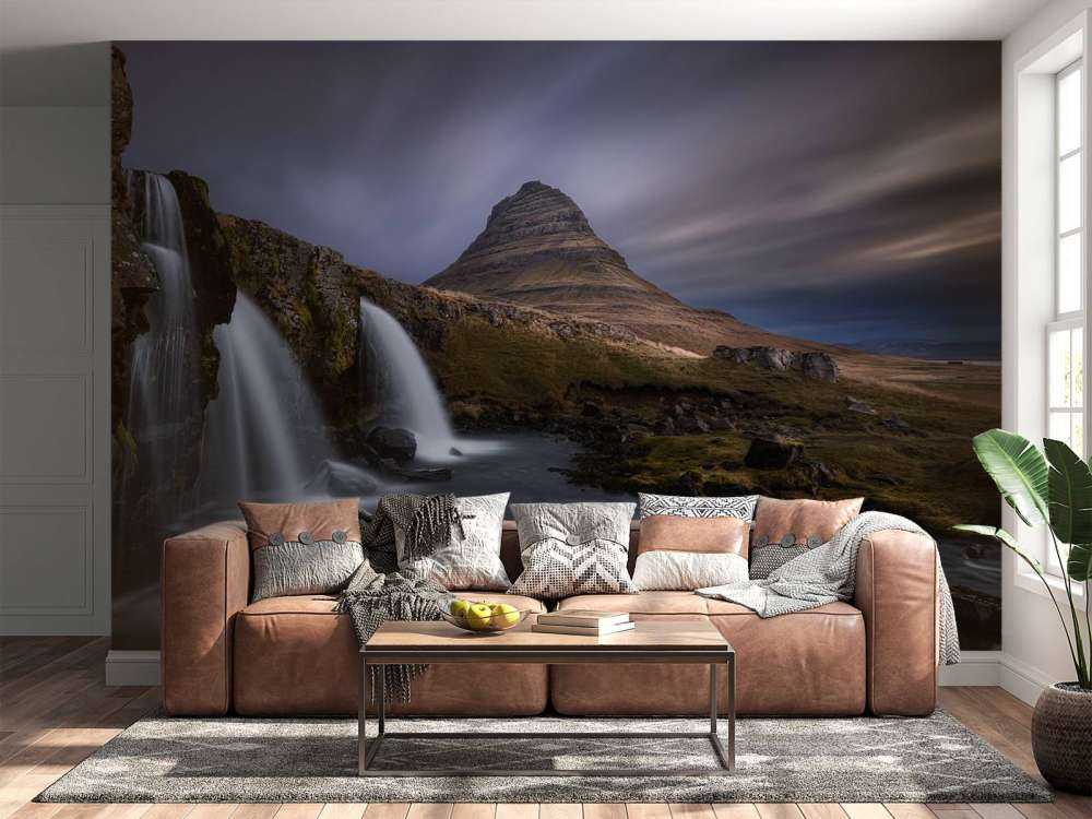 Kirkjufellsfoss falls