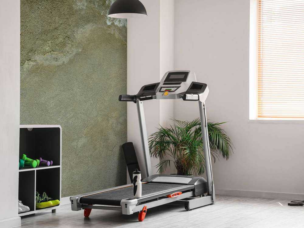 Vegg med restaurert stukk