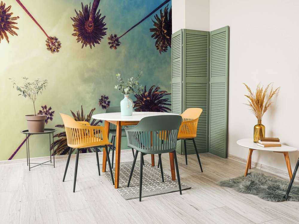 Sett nedenfra av palmer