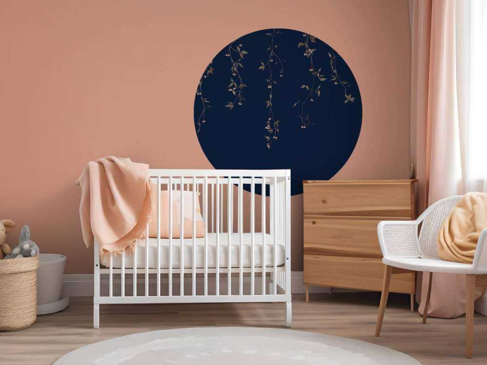 Klematis kvistar på midnattsblått