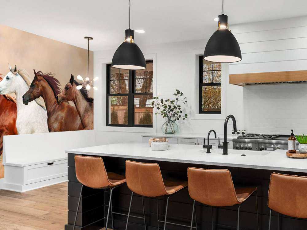 Galopperande hästar i en sandstorm