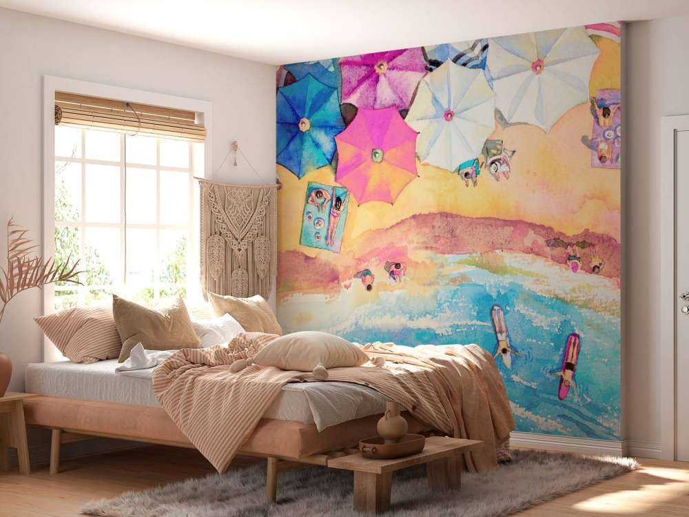 Strand med parasoller