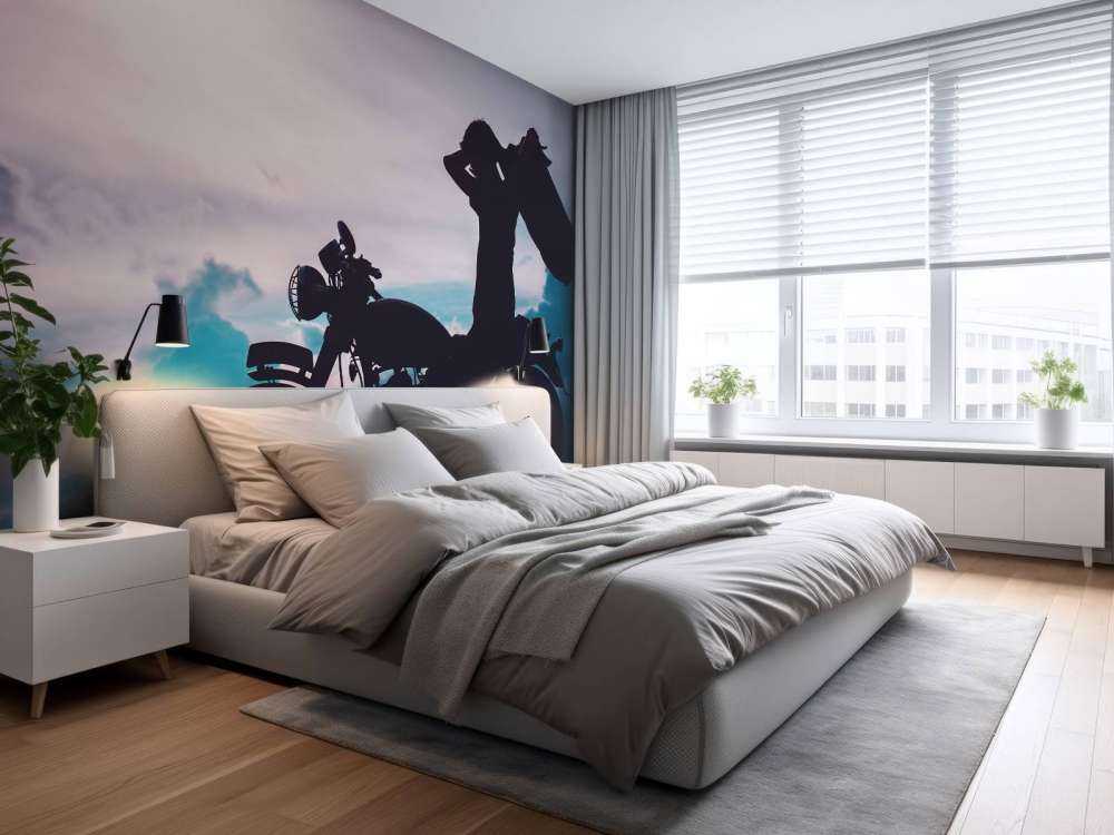 Silhouette motorcyklist