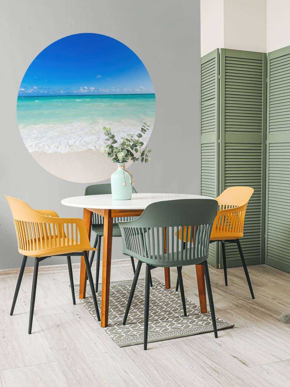 Hvid strand og bølger