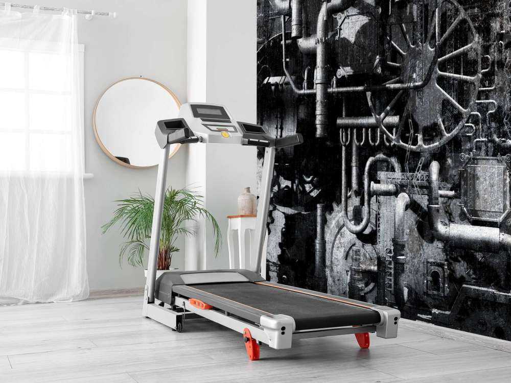 Gammelt maskinrum på et tog