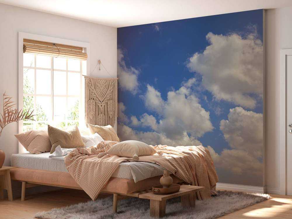 Skyer på blå himmel