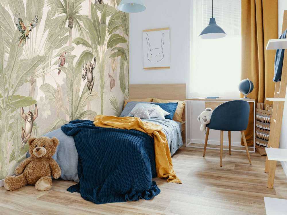 Jungle med aber og papegøjer