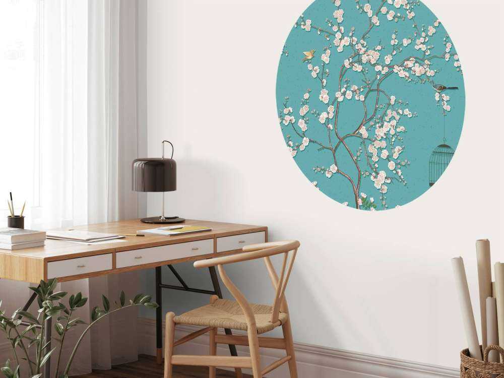 Tegnet blomstrende træ med fugle