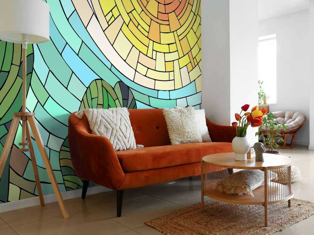 Röd sol vid träden