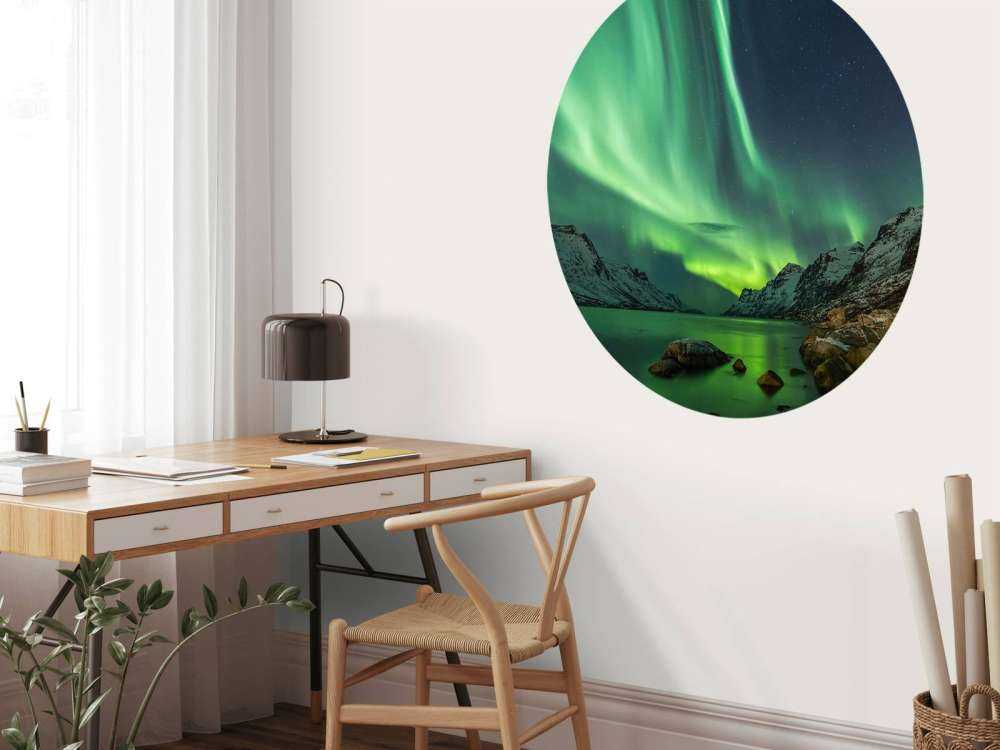 Nordlys mellom to fjorder