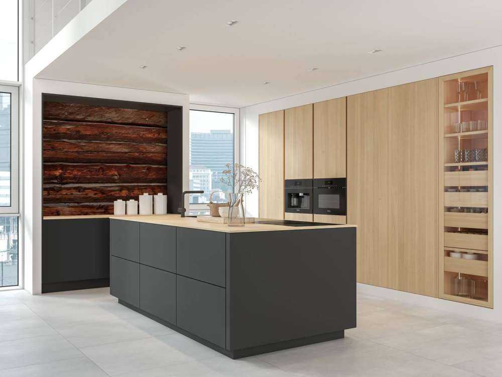 Gammelt, knudret træ