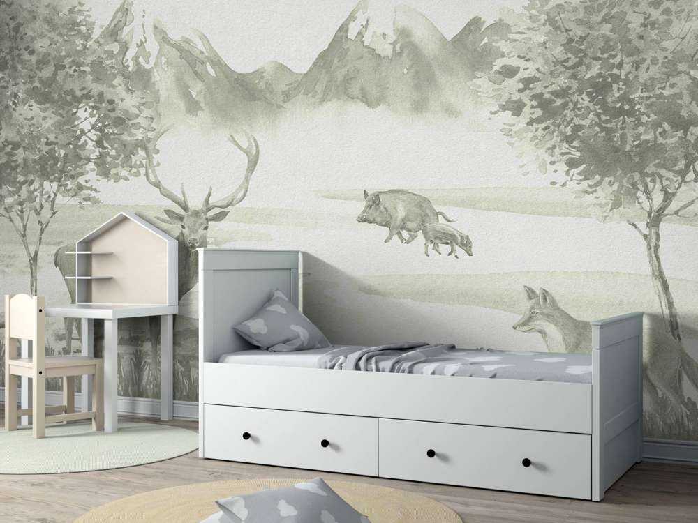 Skov med dyr i grønne omgivelser