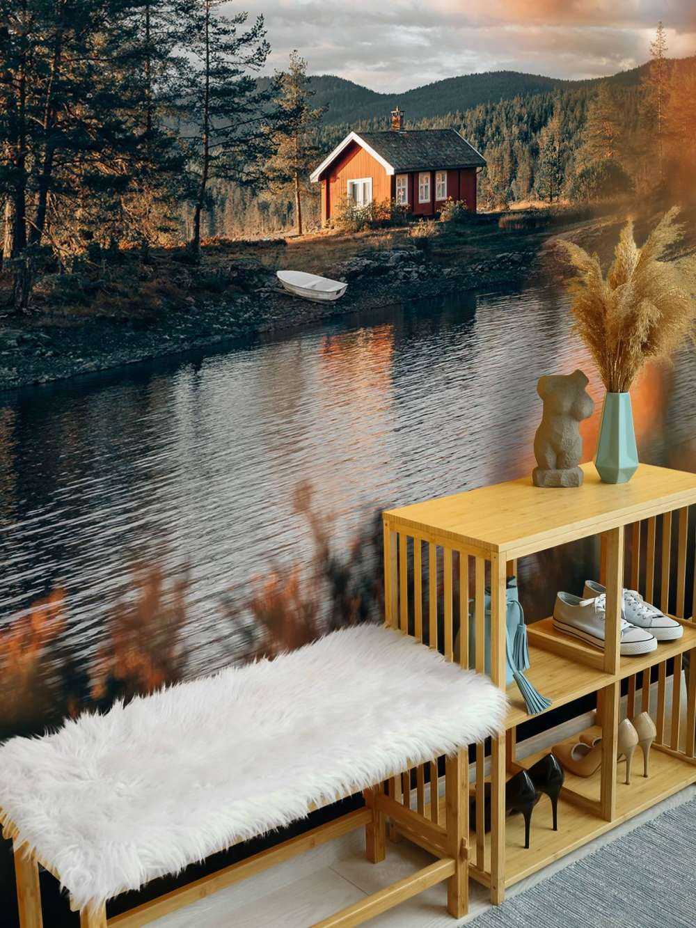 Rødt hus ved innsjøen