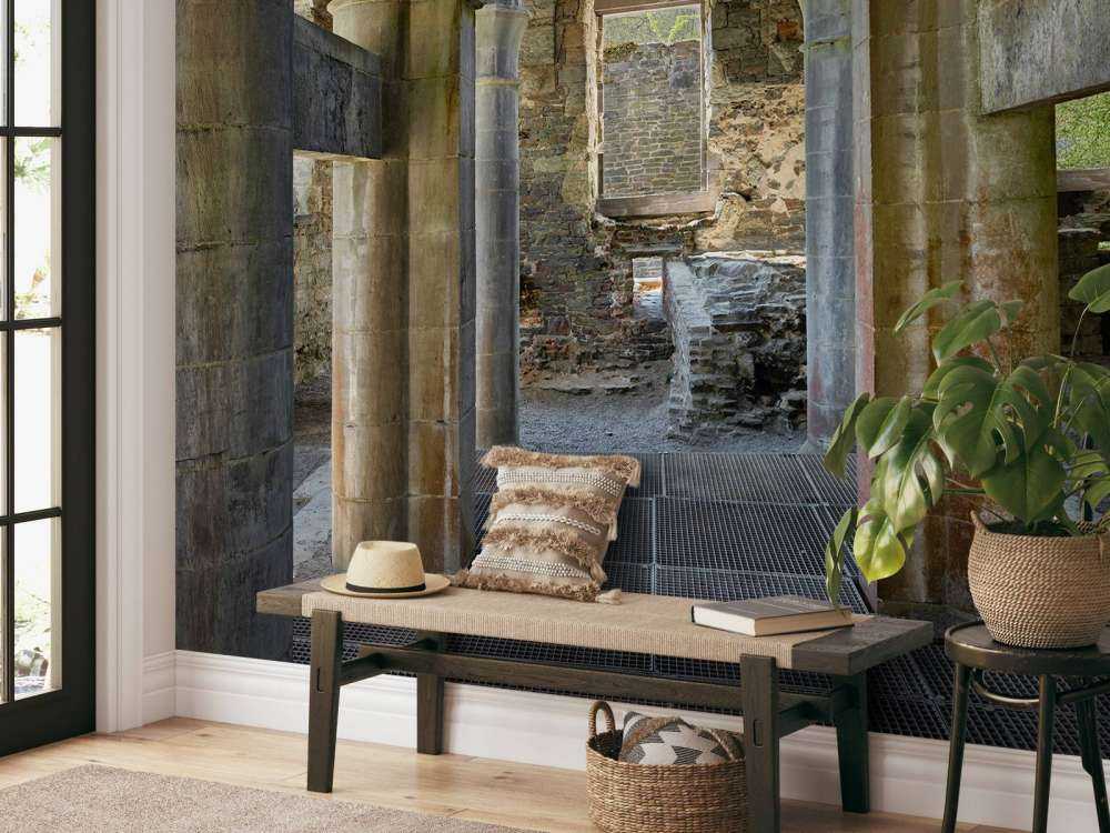 Forlatt bygning med buer