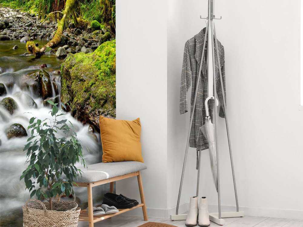 Grønn stein med elv