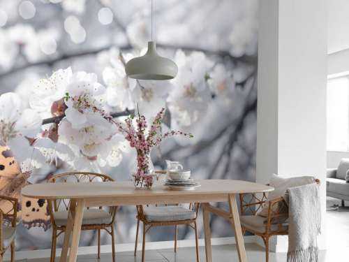 Fjäril med vita blommor