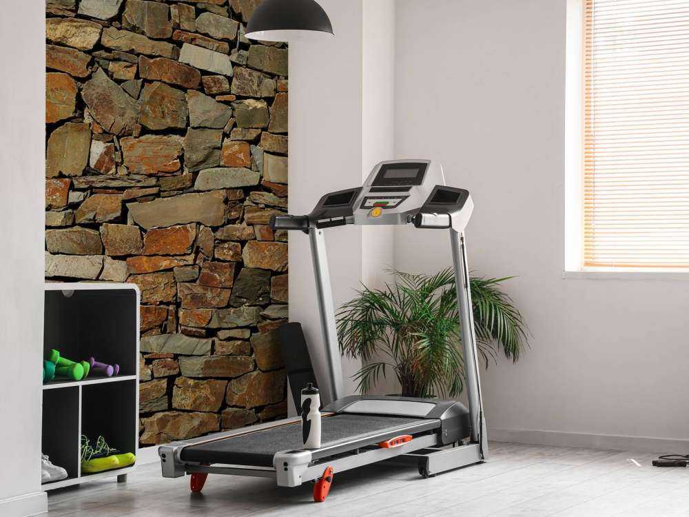 Vägg med ojämna tegelstenar