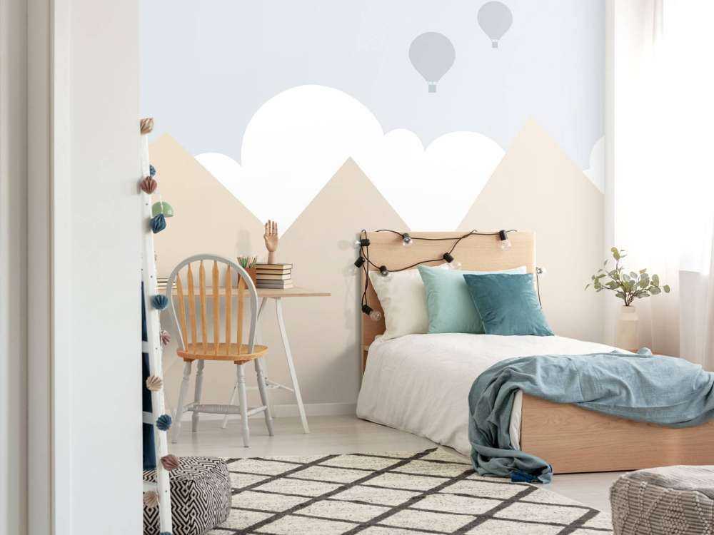 Höga berg med luftballonger