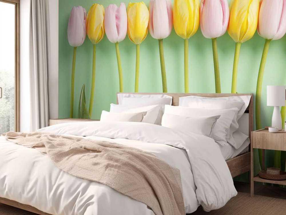 tulipanner på myntegrønt tapet