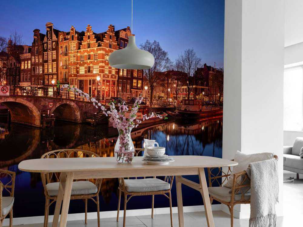 Opplyste hus langs kanalene