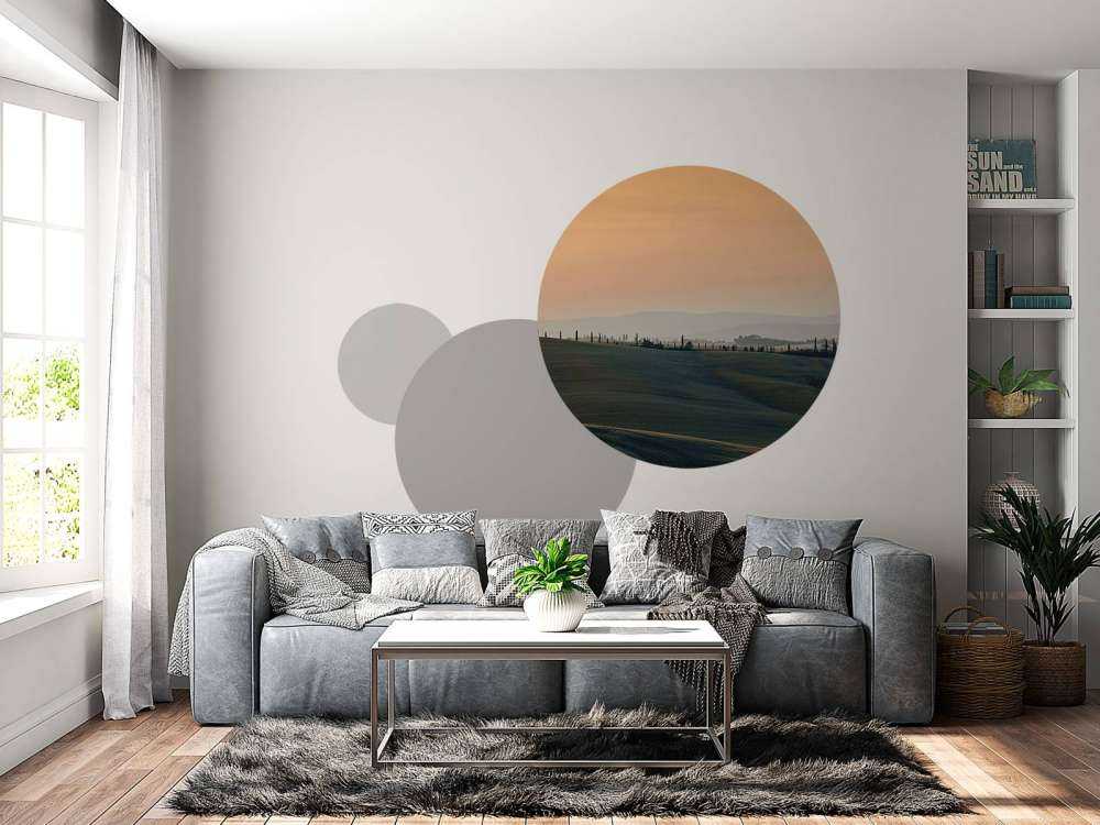 Oransje glød over italiensk landskap