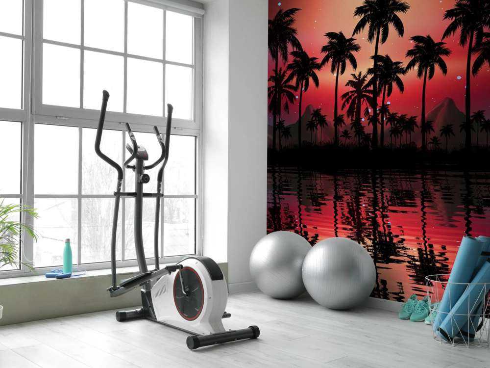 Palmer på rød himmel