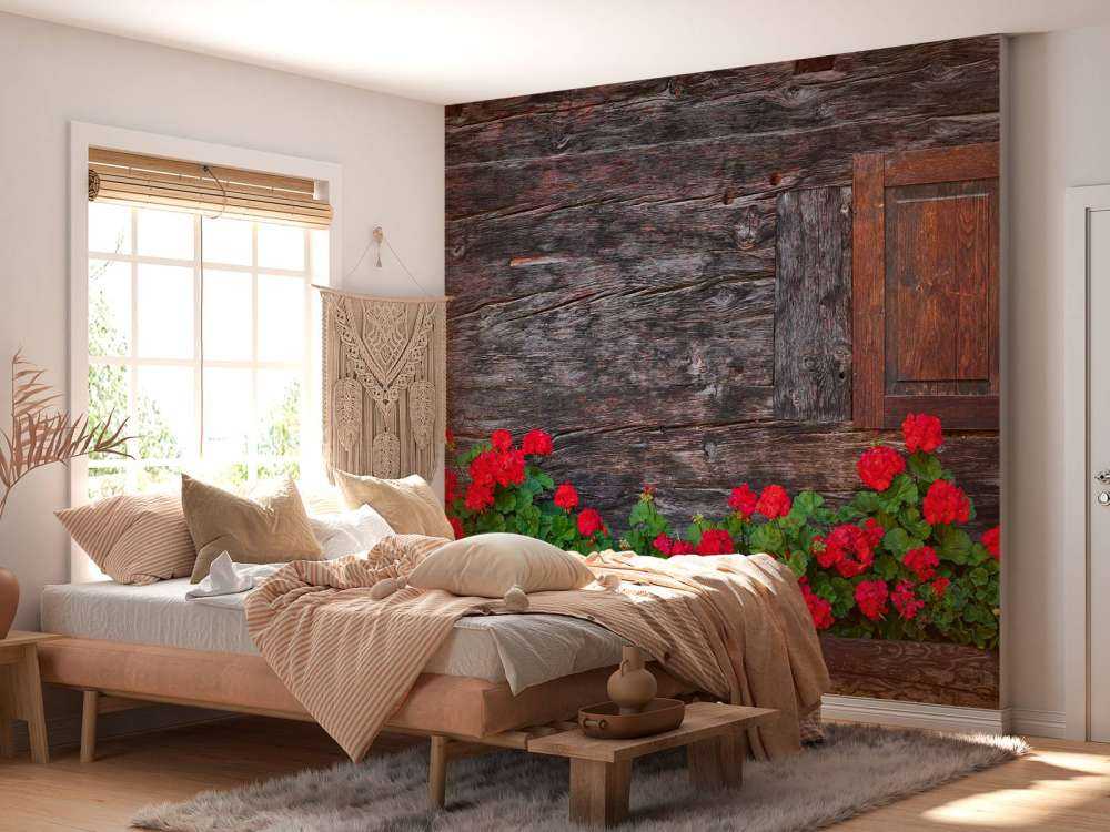 Gammalt trä med blommor