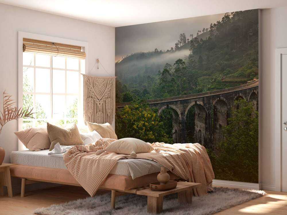 Järnvägsbro genom djungeln