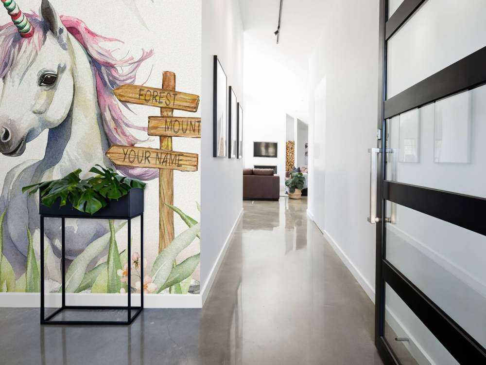 Baby-enhjørning med planter