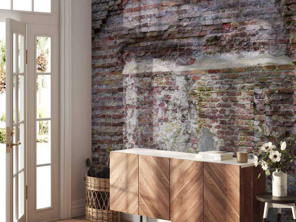 Gammel smuldret væg