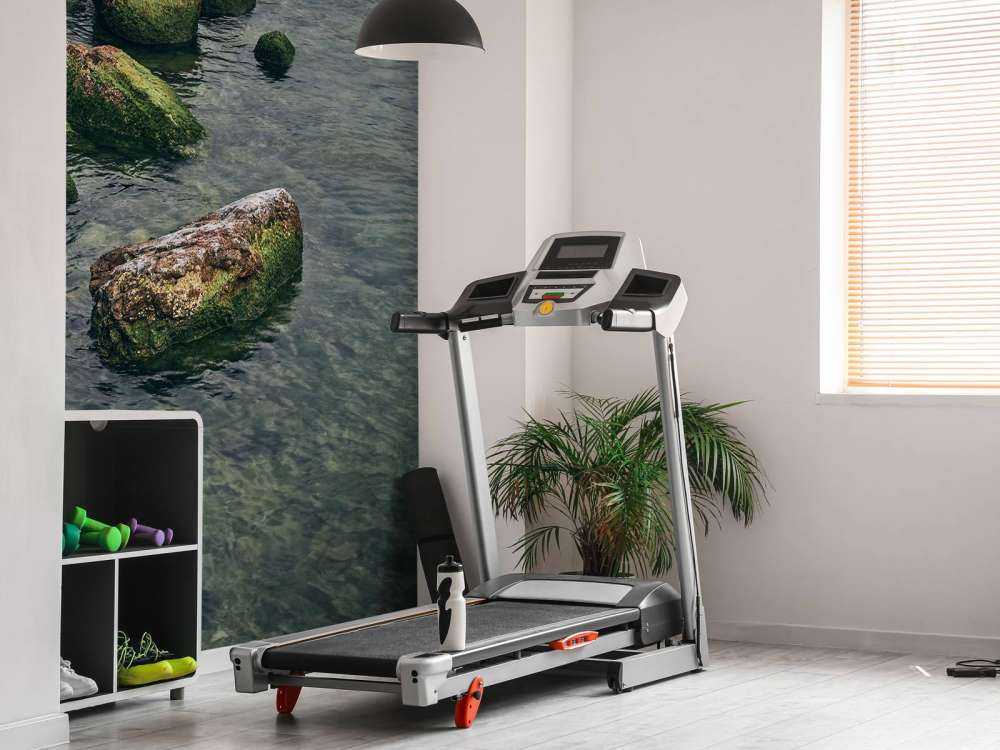 Klipper ved bjergsø