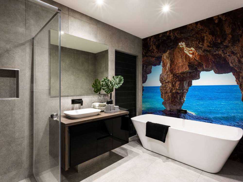 Grotte over havet