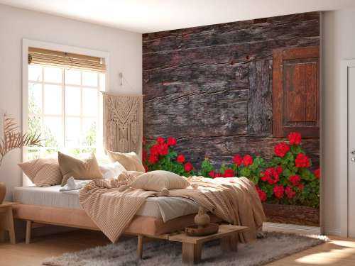 Gammelt tre med blomster