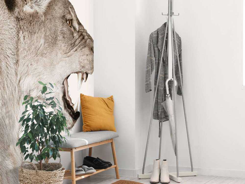 Løvinnen sett fra siden, offwhite