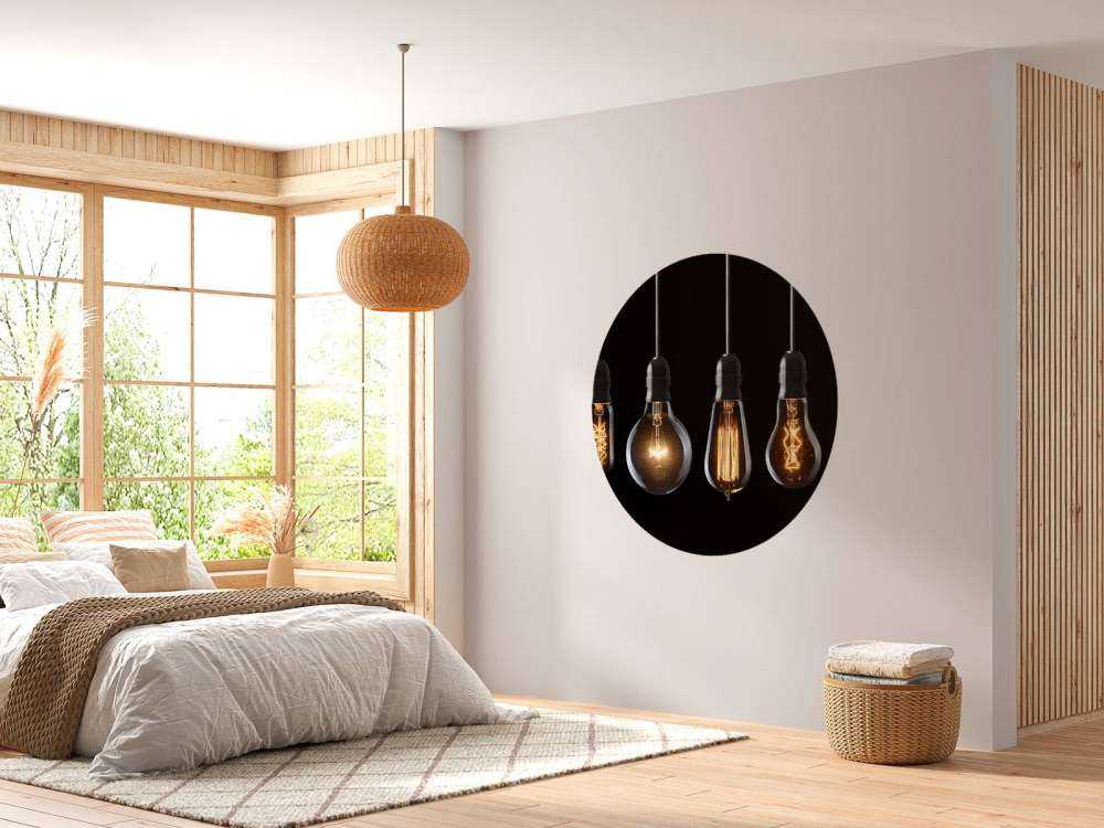 Lamper på svart tapet