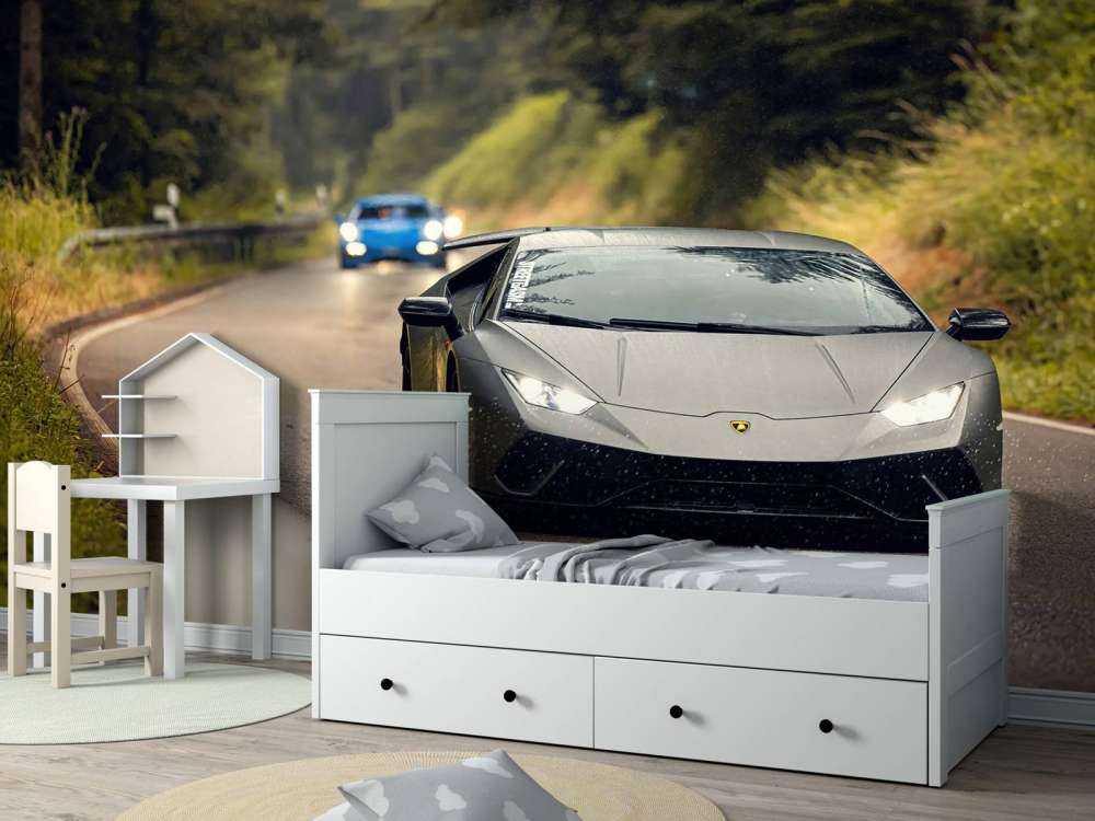 Matgrå Lamborghini i naturen