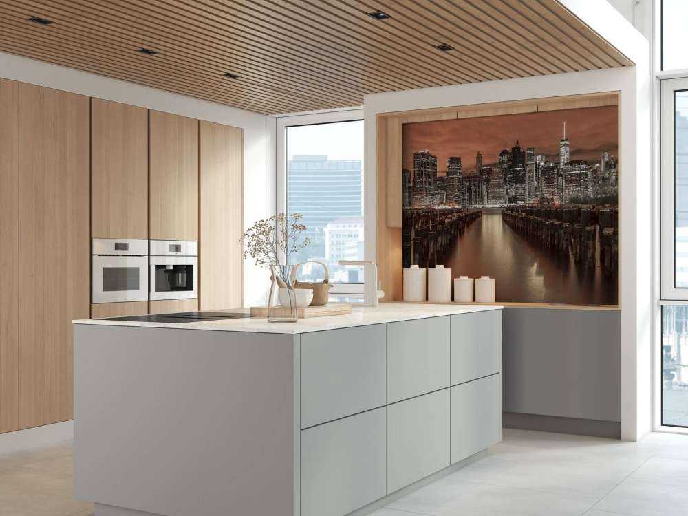 Manhattans skyline med vågbrytare