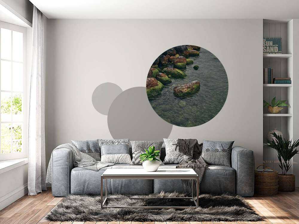 Klipper ved bjergsø